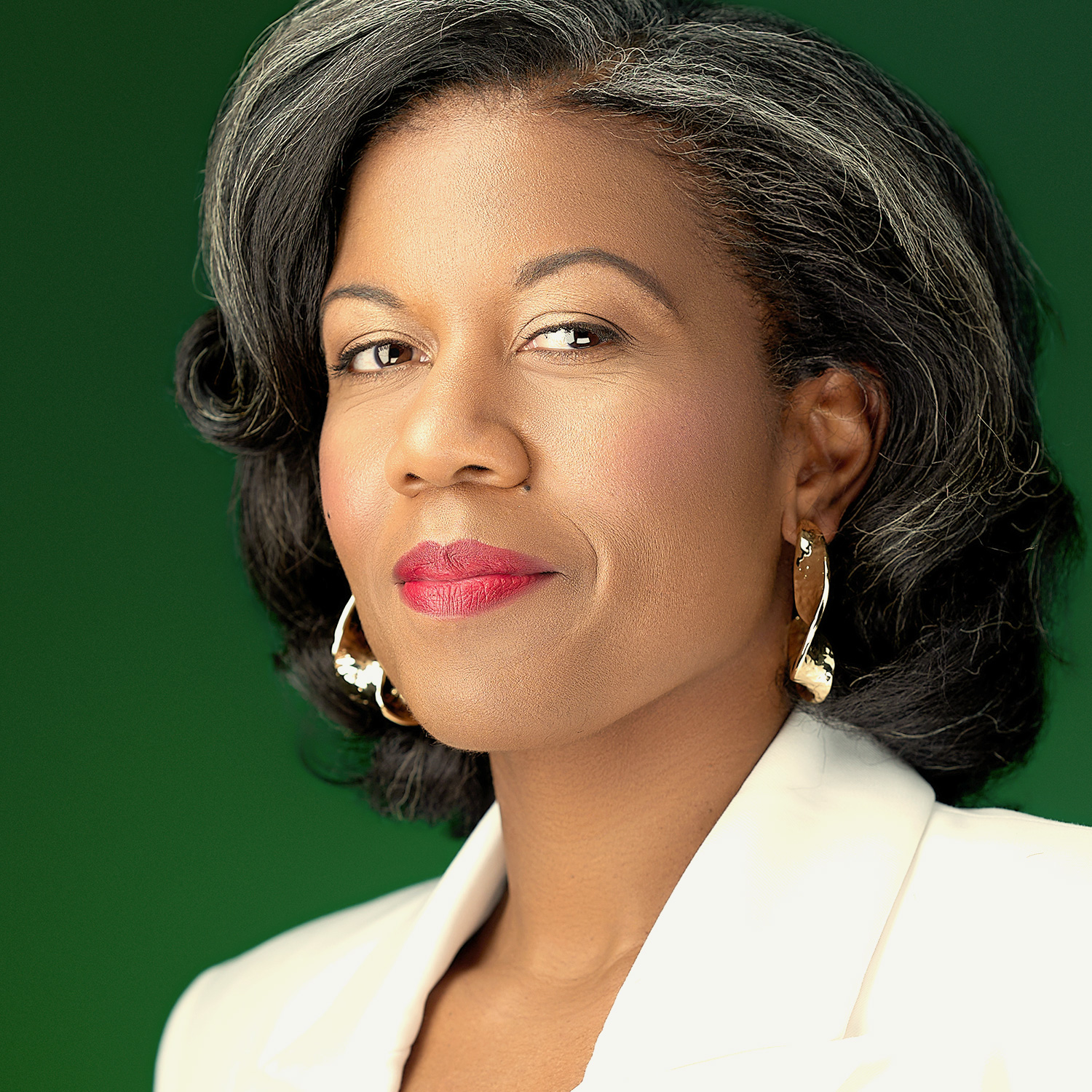 Maria Fernandes-Dominique headshot.